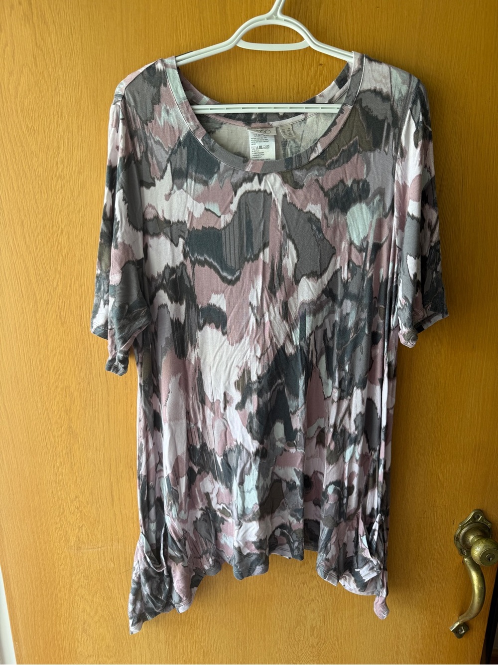 LOGO By Lori Goldstein Printed Knit Elbow Sleeve Top w/ Pockets